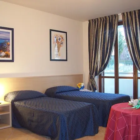 Hotel Ristorante Tre Leoni 3*